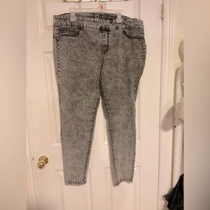 COPY - Gray Stretchy skinny jeans
